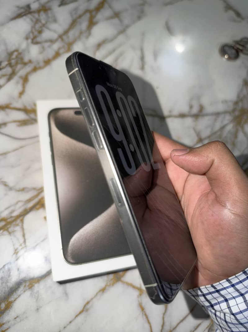 Apple iPhone 15 Pro Max 6