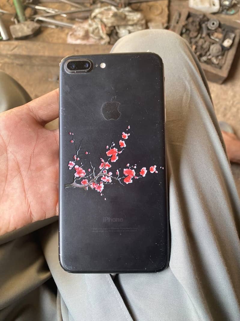 Apple iPhone 7 Plus 1