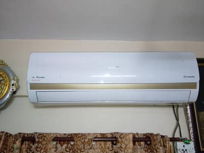 orient inverter ac goldfin 1.5 used condition gas leak he baki on he