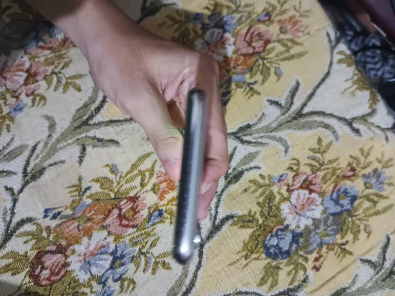 Apple iPhone X 5