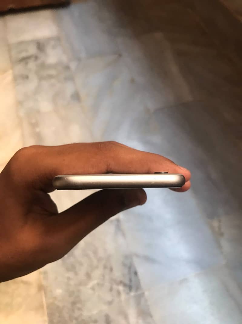 Apple iPhone 6S 5