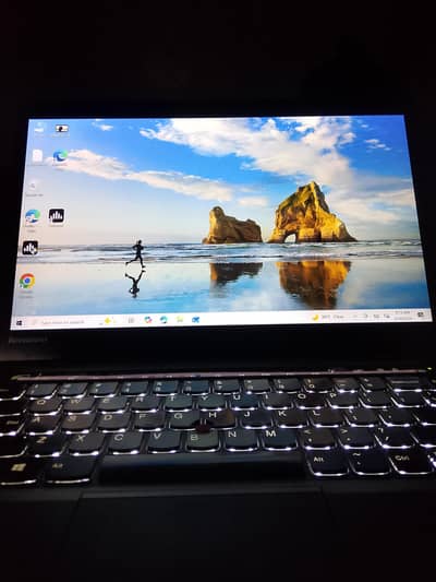 Lenovo carbon X 4th gen
