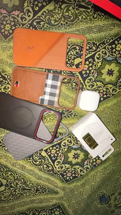 iPhone 17 pro max 4 cases 3 not used 1 used branded pouches i