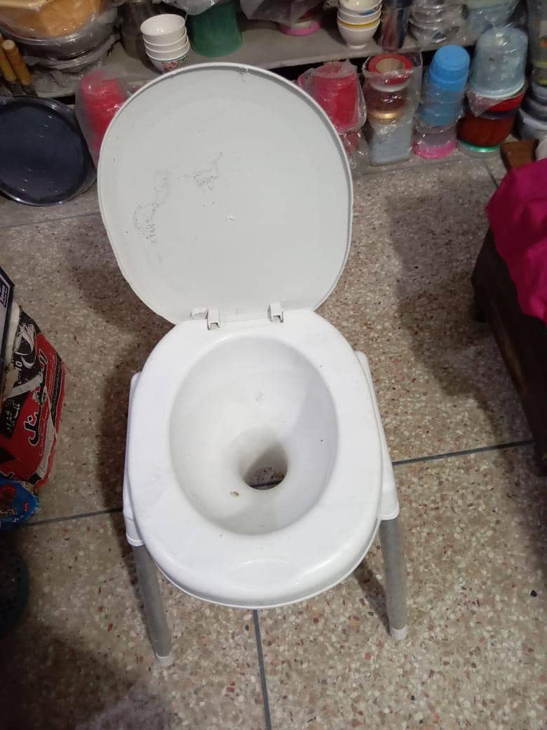 Commode Chairs 4