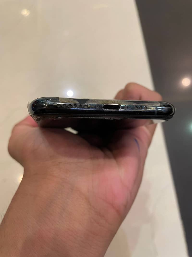 Apple iPhone 11 Pro 1