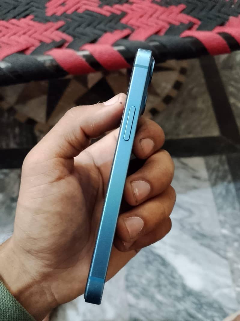 Apple iPhone 13 mini 6