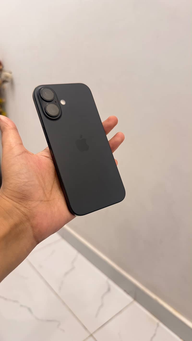 Apple iPhone 16 Jv 5
