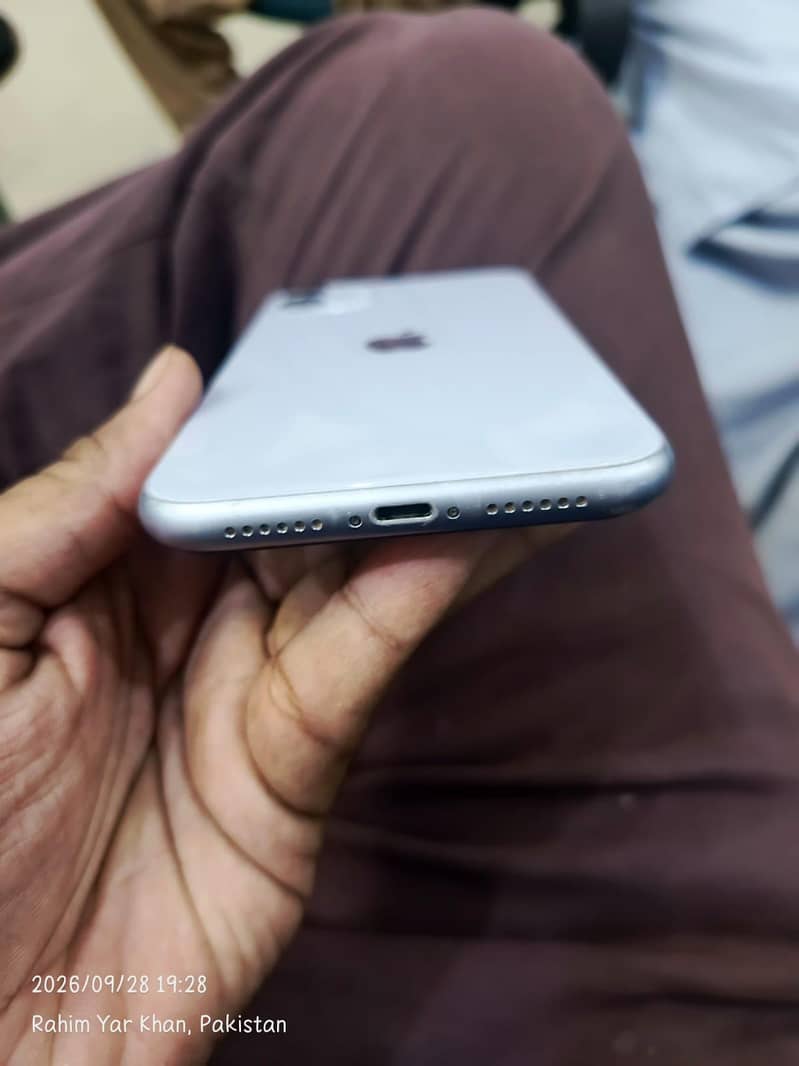 Apple iPhone 11 2