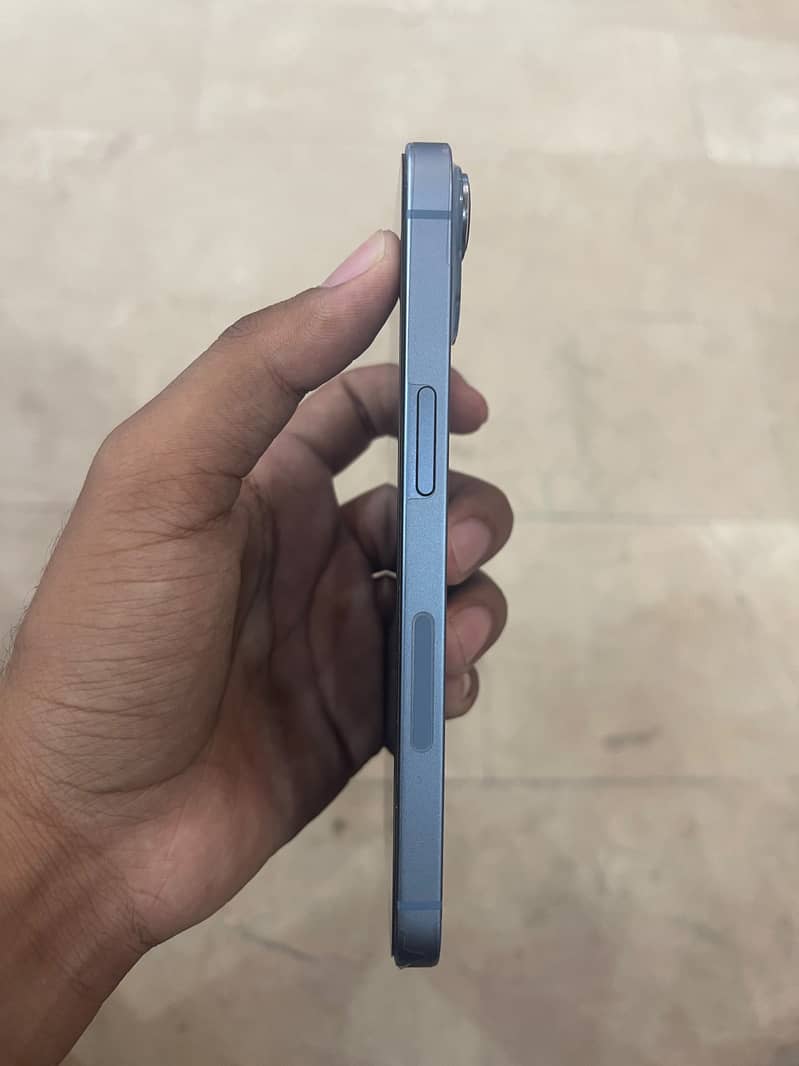 Apple iPhone 14 3