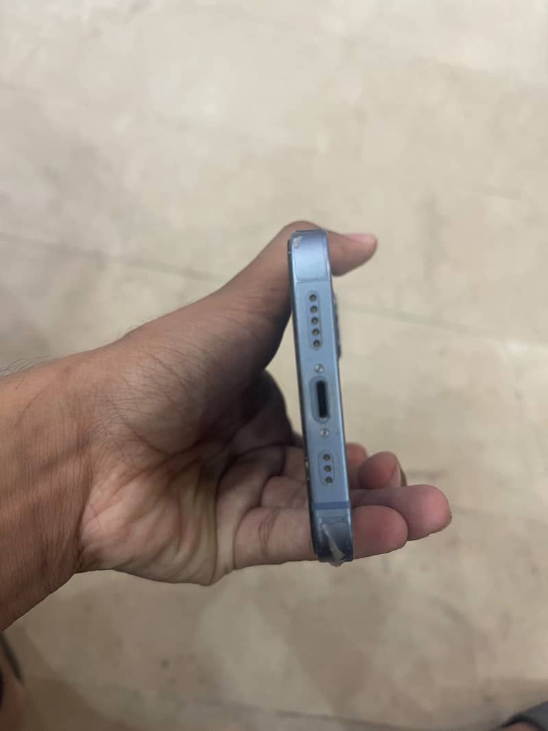 Apple iPhone 14 4