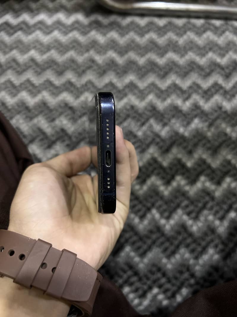 Apple iPhone 15 Pro 3