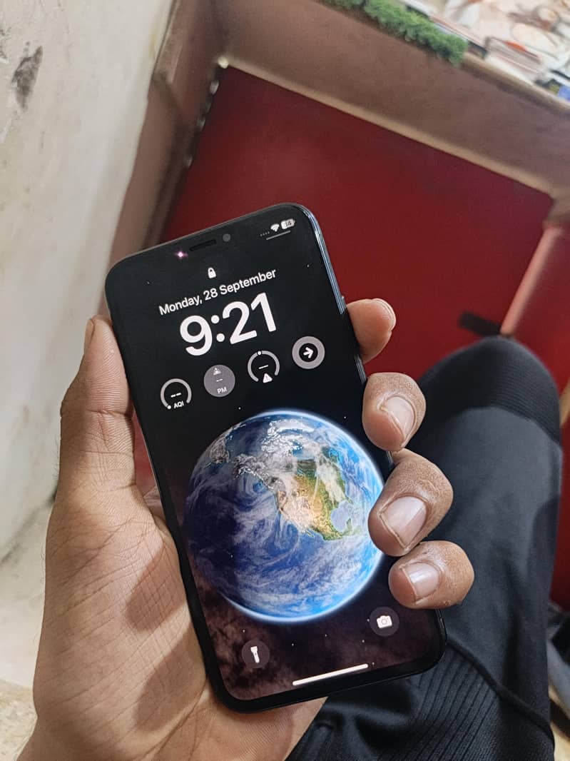 Apple iPhone X 3