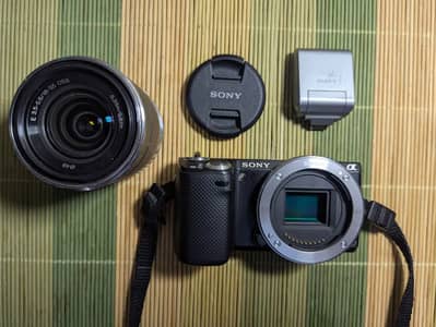 Sony NEX-5N 10/10 Almost brand new