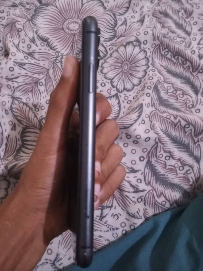 Apple iPhone 11 5