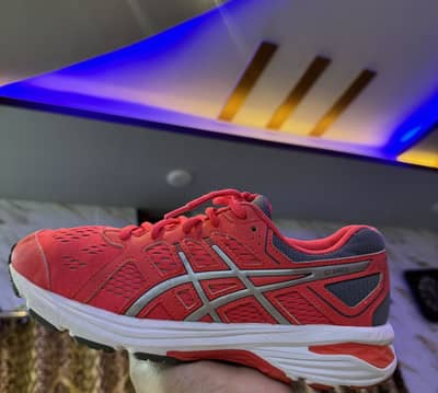 ASICS shoes original
