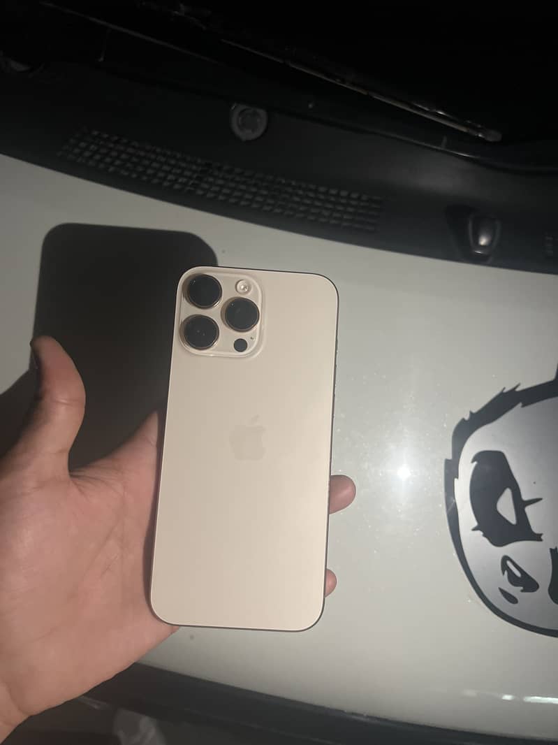 Apple iPhone 16 Pro Max 0