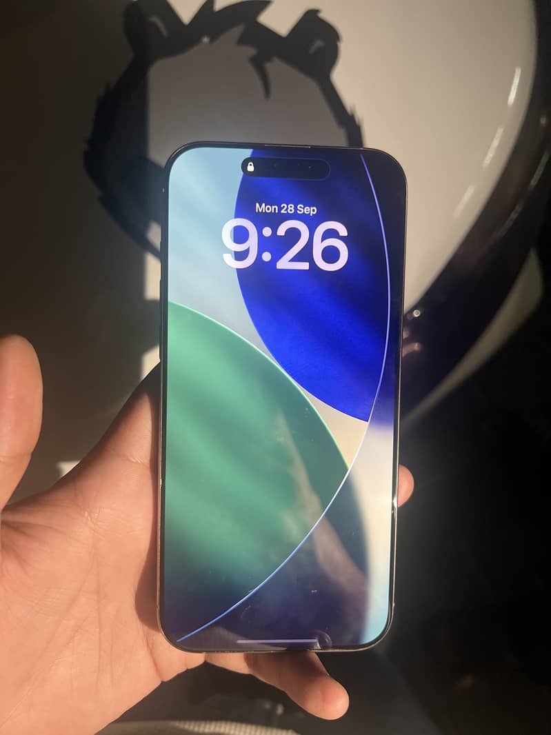 Apple iPhone 16 Pro Max 2