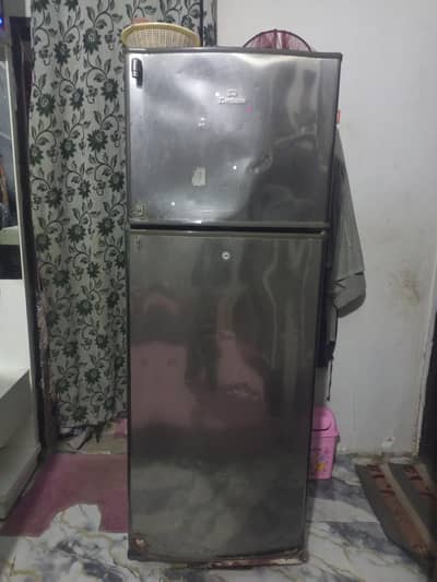 fridgh for sale ghar ki condition apke samne he istemal me he