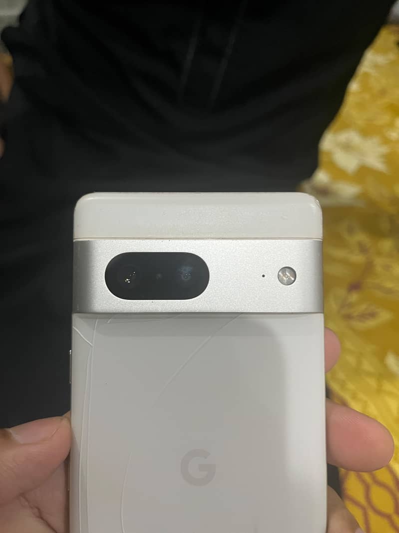 Google Pixel 7 4