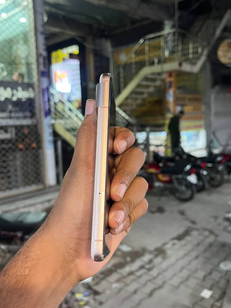 Google Pixel 8 1