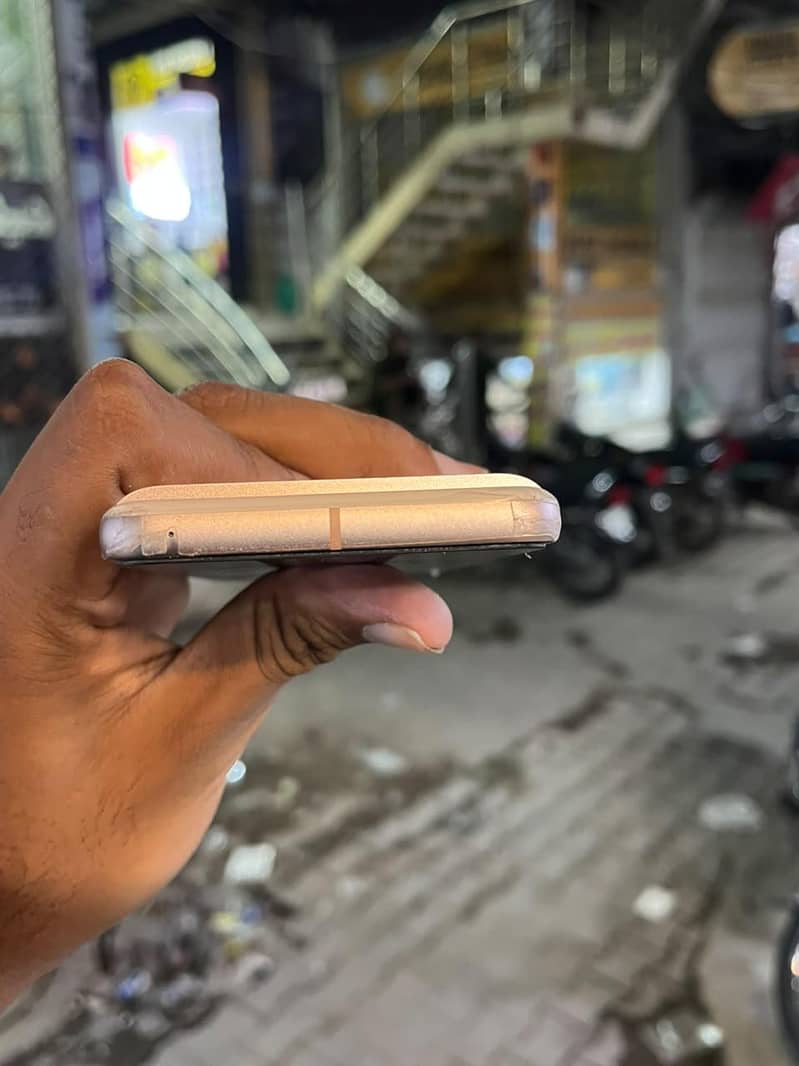 Google Pixel 8 2