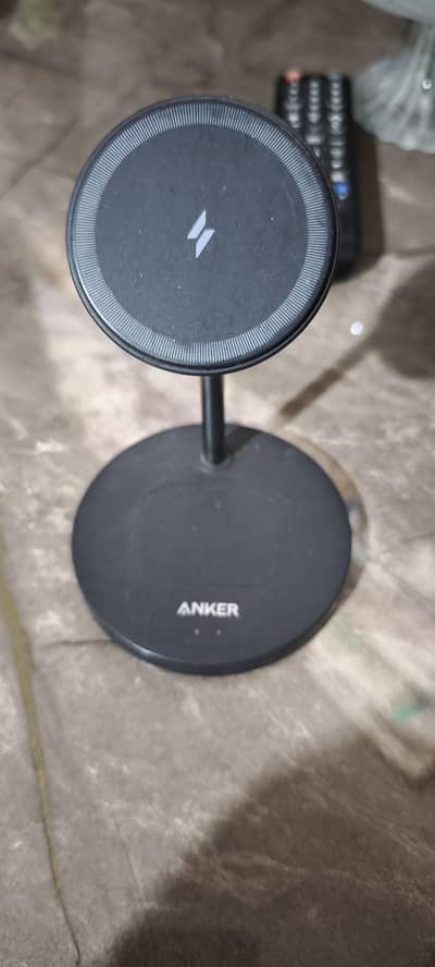 2 in 1 Anker wireless charging