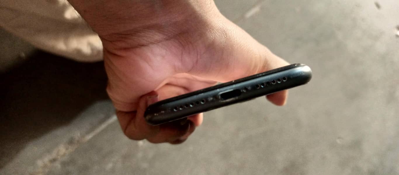 Apple iPhone 11 3