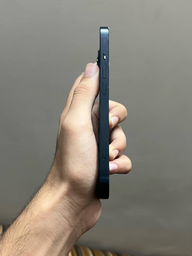 Apple iPhone 13 3