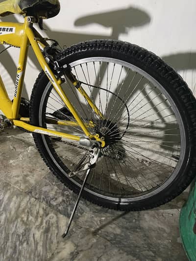 Highly drifted high suspension off road cycle speed gear