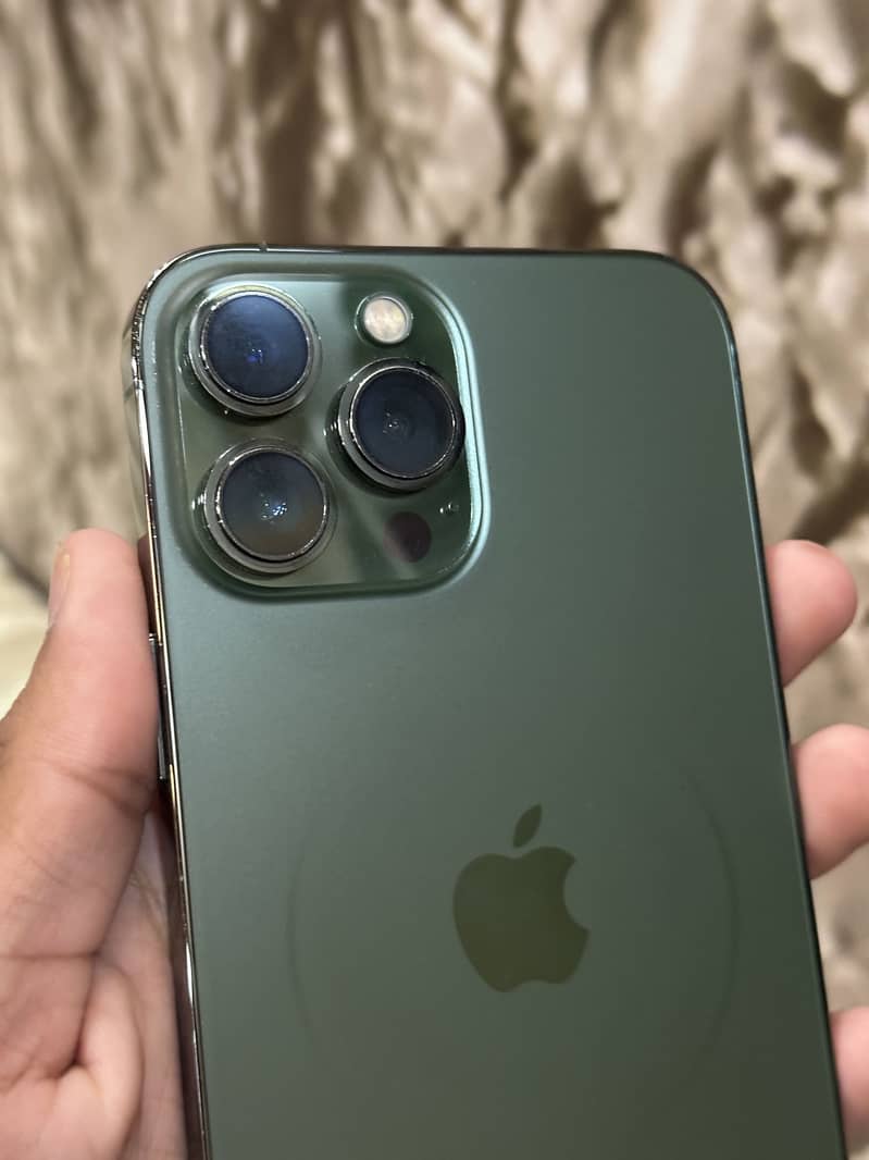 Apple iPhone 13 Pro Max 2
