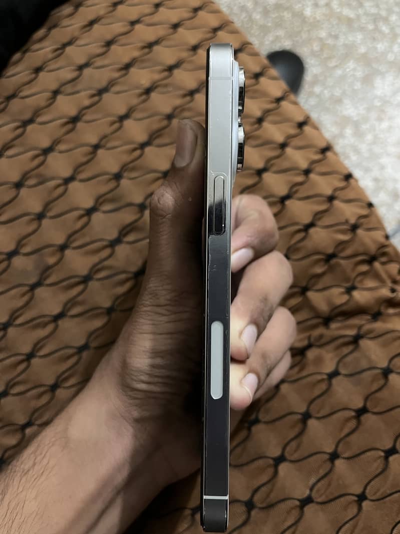 Apple iPhone 14 Pro Max 3