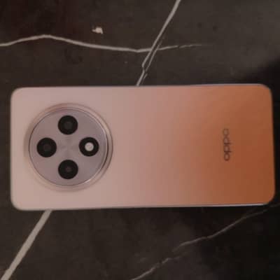 OPPO Reno12 F