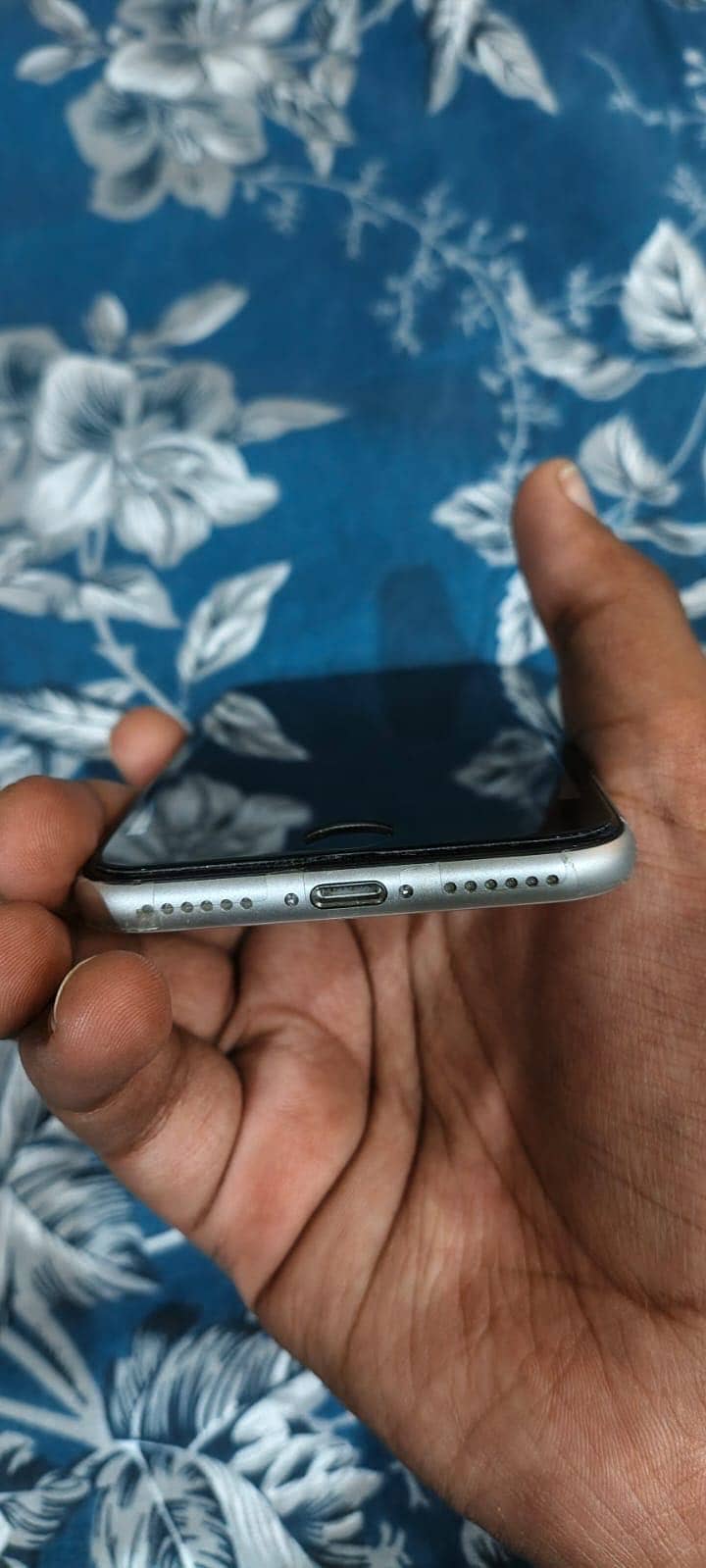 Apple iPhone SE 3