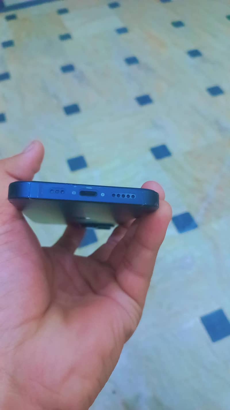 Apple iPhone 14 3