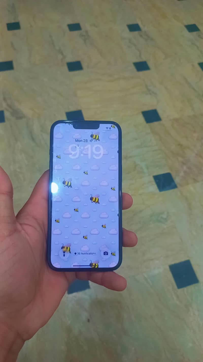 Apple iPhone 14 4