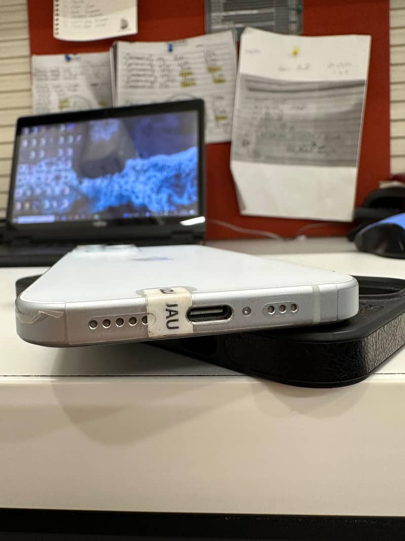 Apple iPhone 15 2