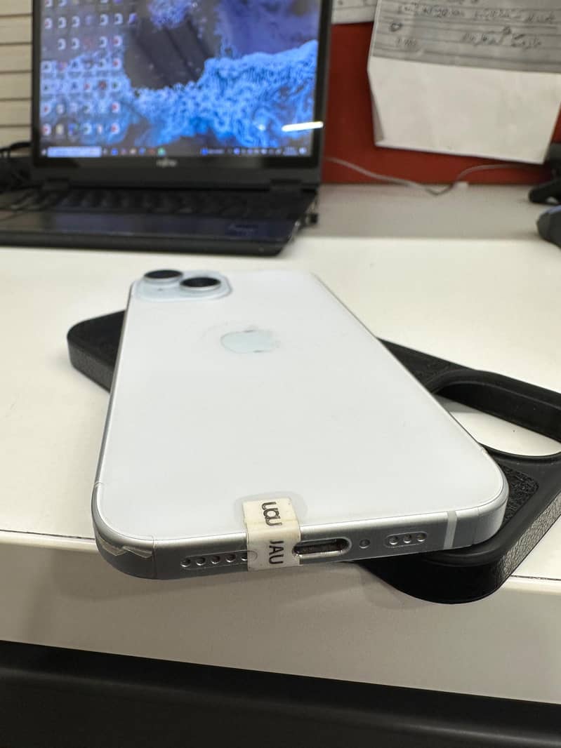 Apple iPhone 15 4