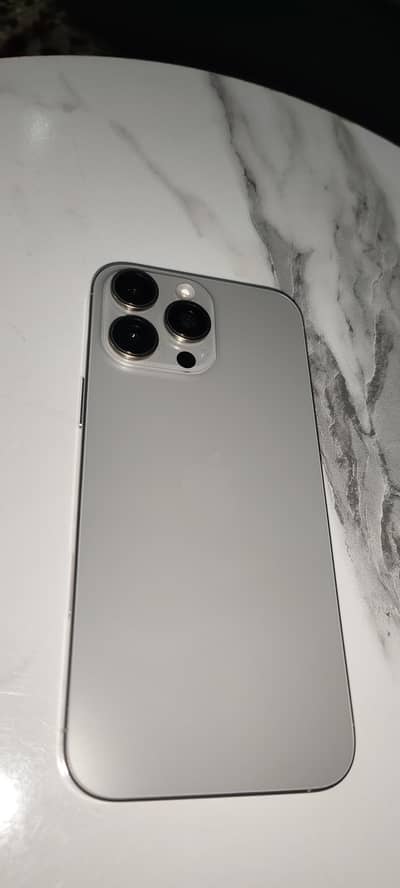 Apple iPhone 16 Pro Max