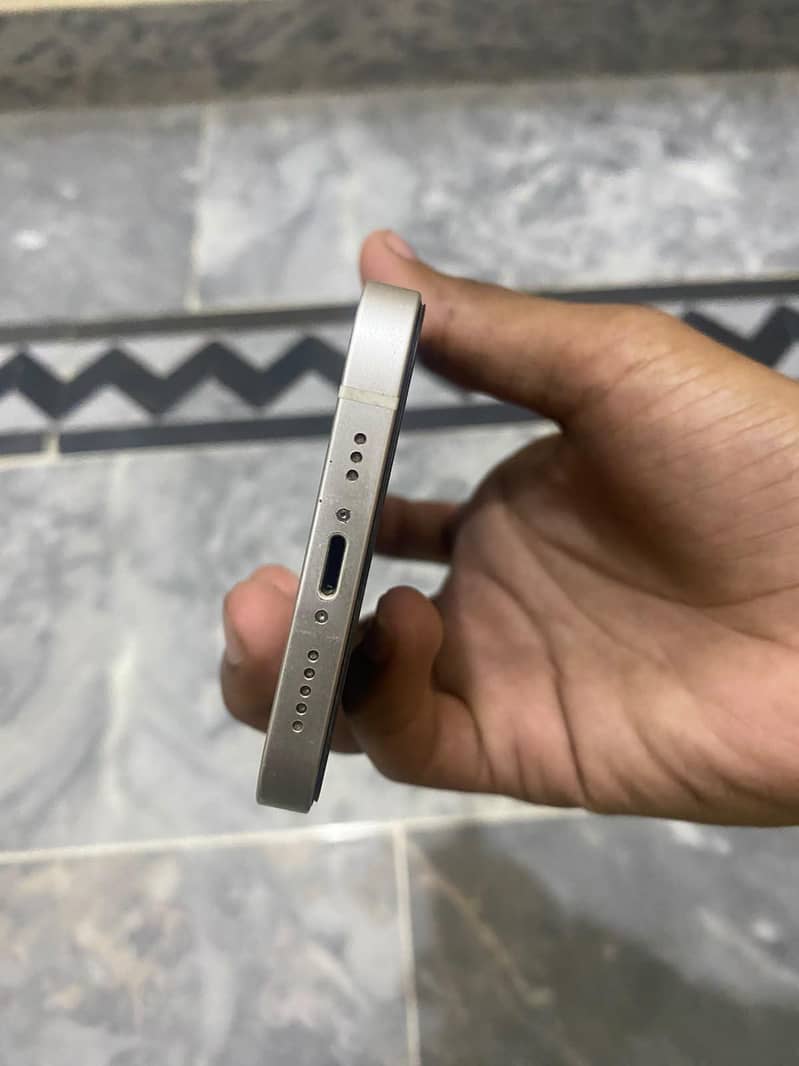 Apple iPhone 12 3