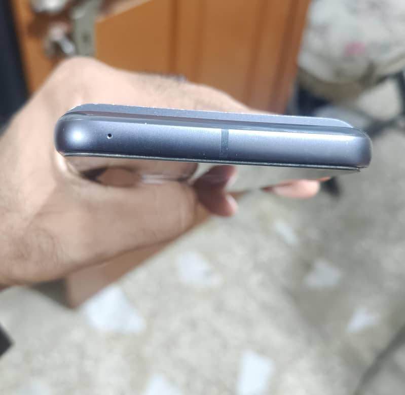 Google Pixel 8 5