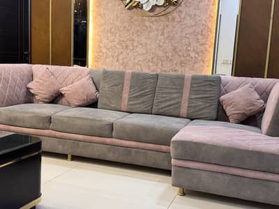 4 seater L shape sofa with 2 puffies