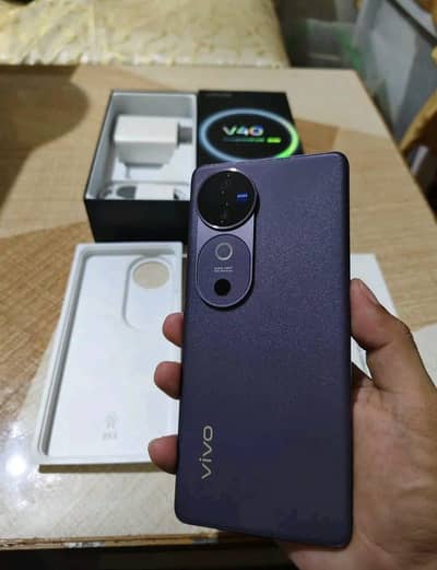 v40 5G 12256gb PTA approved 10,by 10 condition