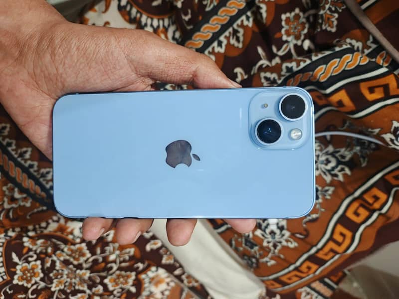 Apple iPhone 14 3