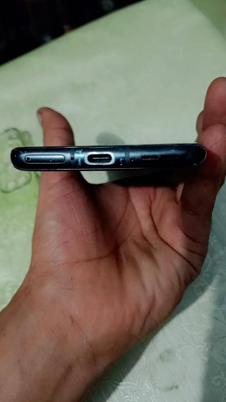 One Plus 9 Pro 5G 4