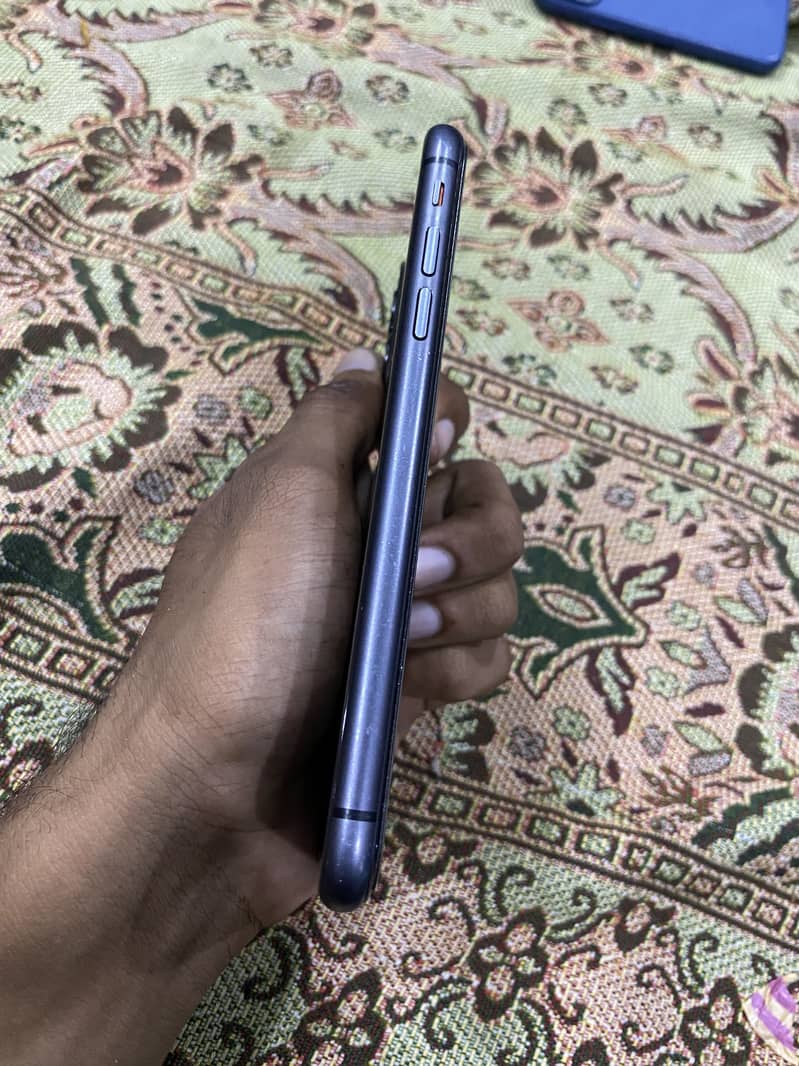 Apple iPhone 11 1