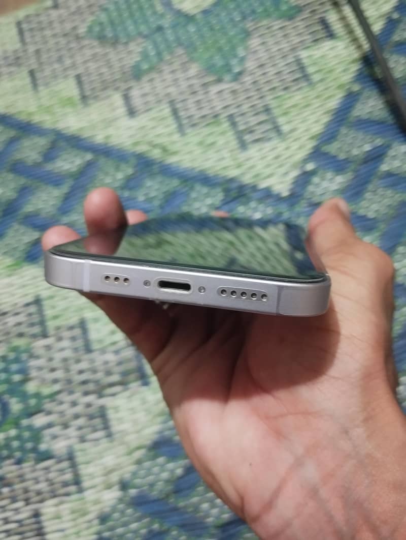 Apple iPhone 14 5