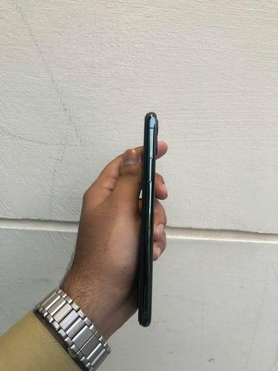 Apple iPhone 11 Pro Max 3