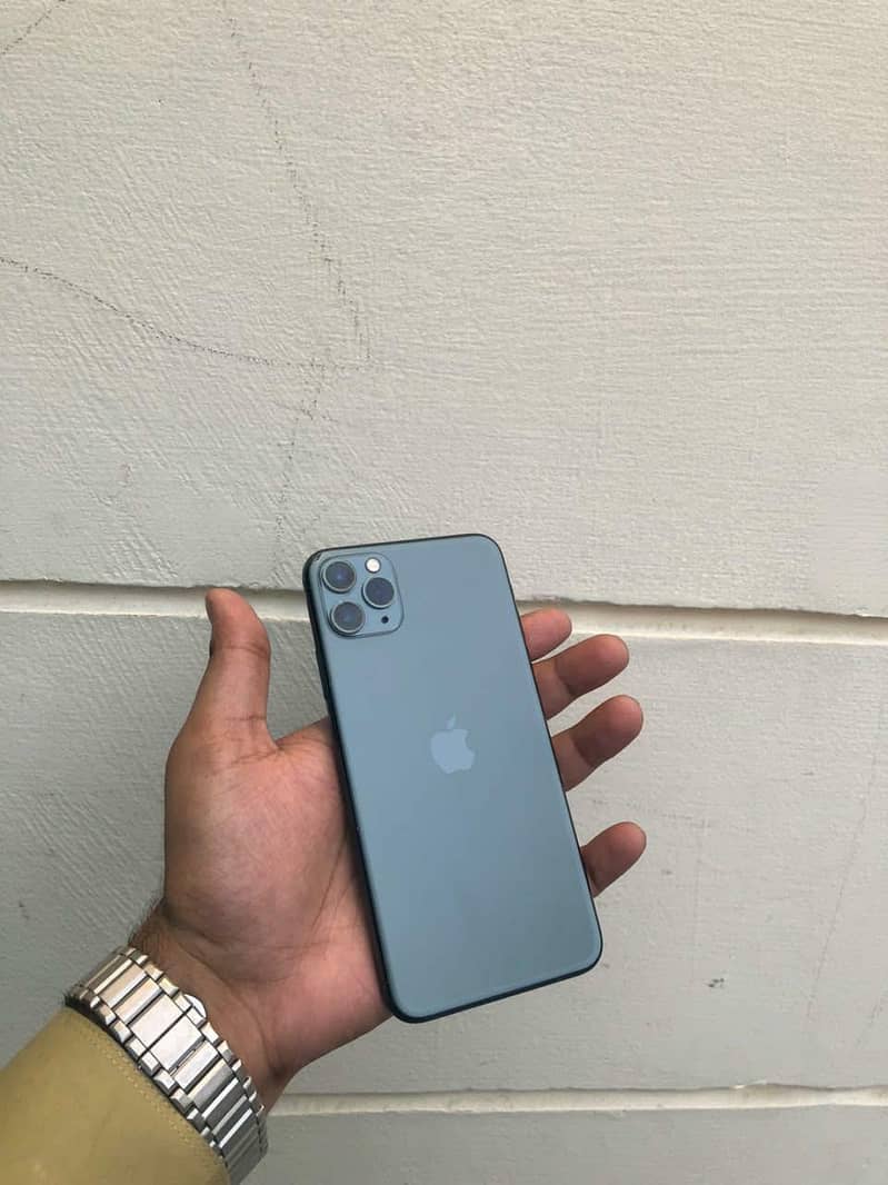 Apple iPhone 11 Pro Max 4