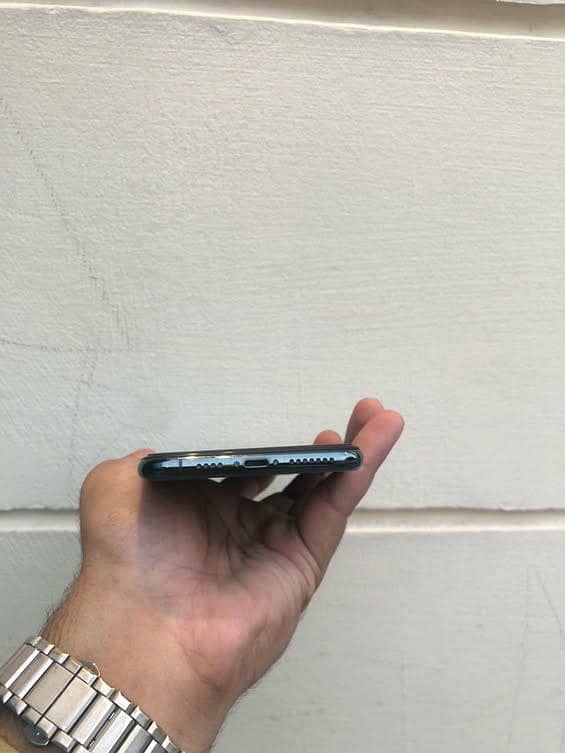 Apple iPhone 11 Pro Max 8