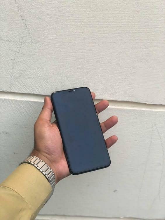 Apple iPhone 11 Pro Max 10